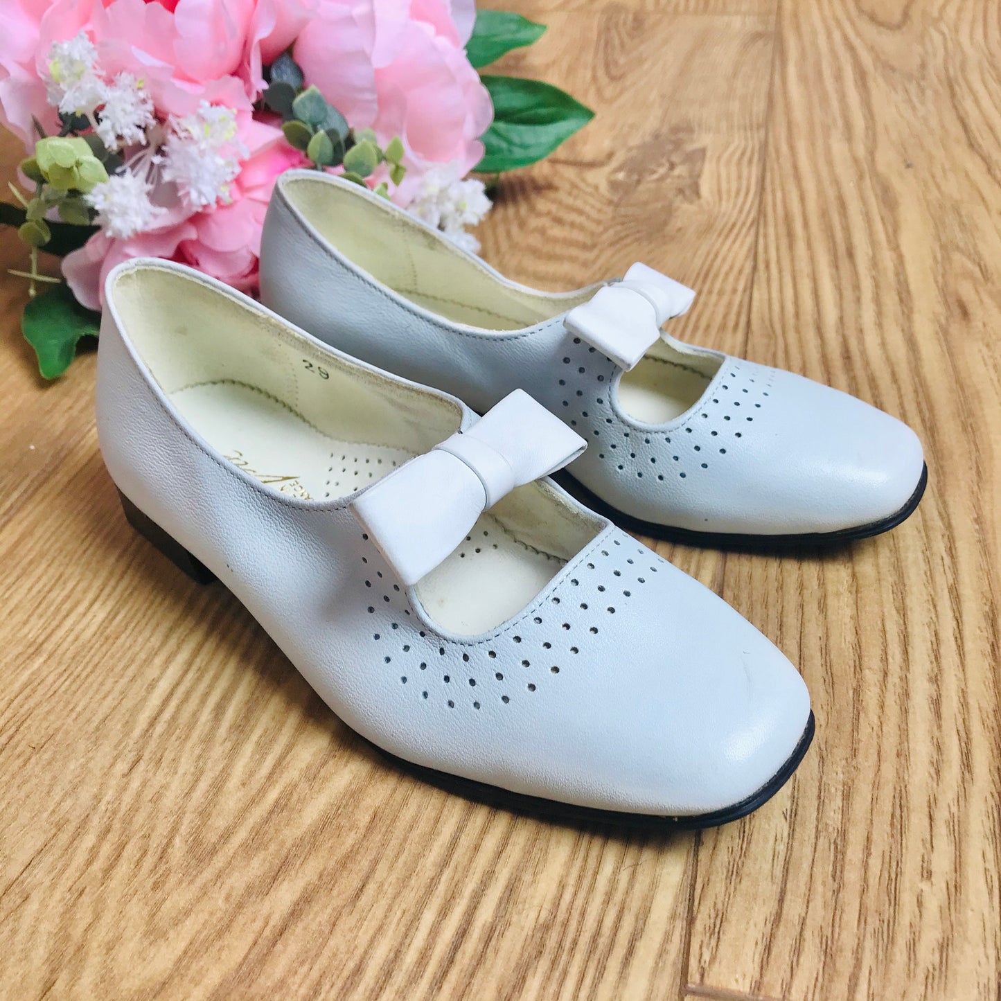 Deadstock 1970's White Leather Kids Mary Janes Made in France EU 28