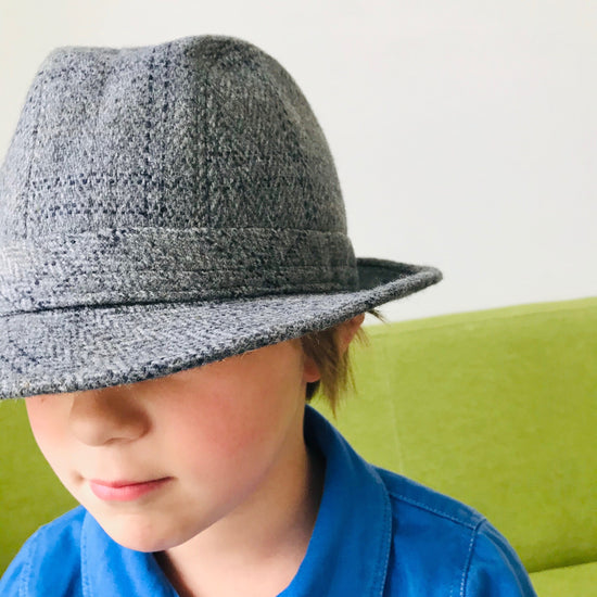Load image into Gallery viewer, Vintage 1970s Children&amp;#39;s / Teens French Grey / Winter /  Wool Trilby Hat 55 cm / 8Y and up
