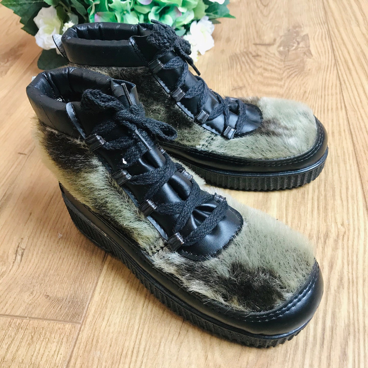 Deadstock 1970's /80's Children's Cosy Vegan Furry Lined Low Boots  Made in Italy  EU 29-31-32