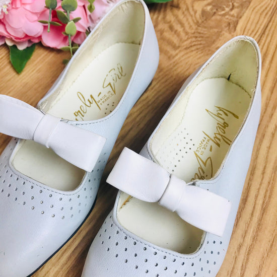 Deadstock 1970's White Leather Kids Mary Janes Made in France EU 28